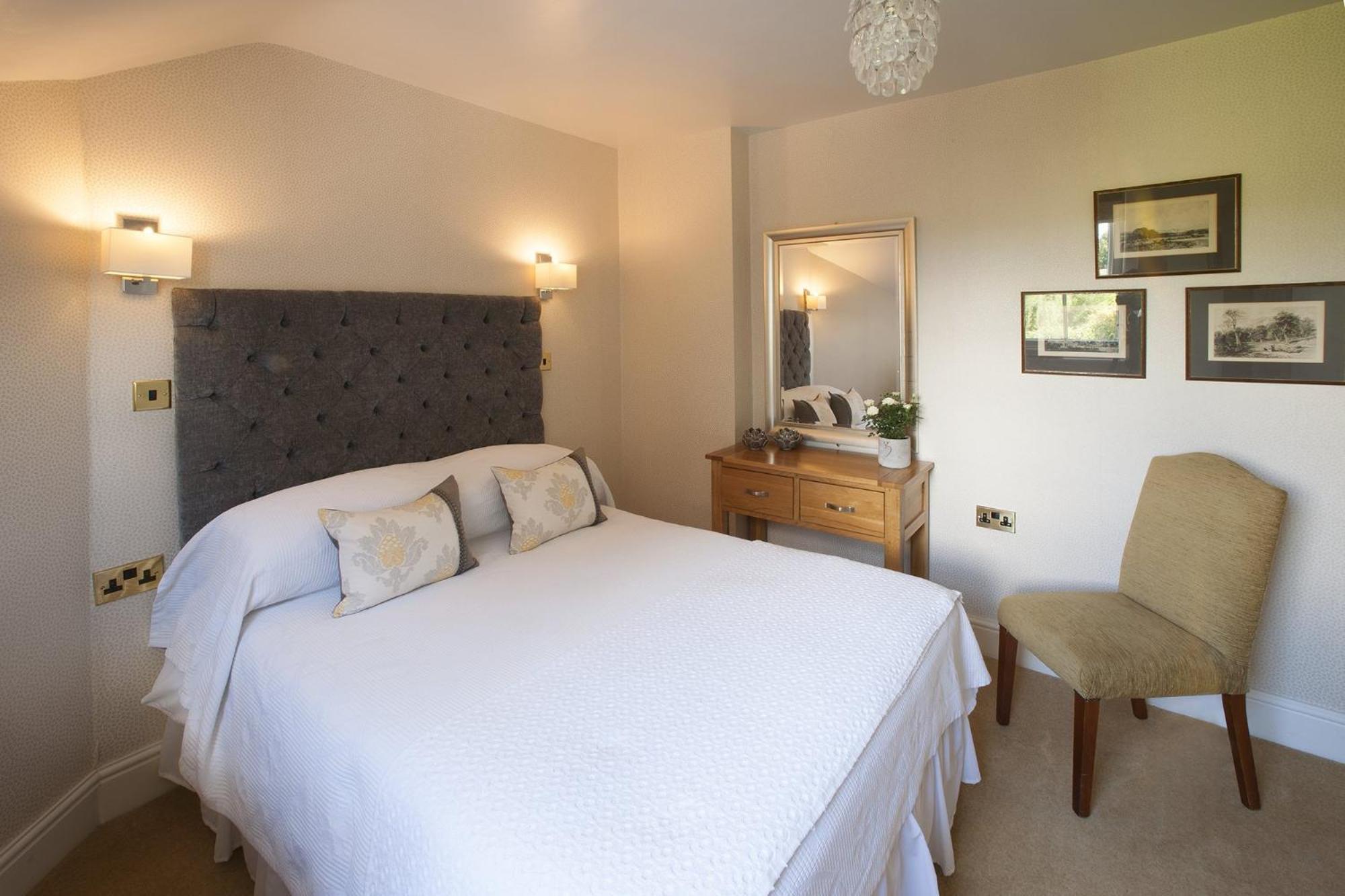 Yorke Lodge Bed And Breakfast Canterbury Exterior photo