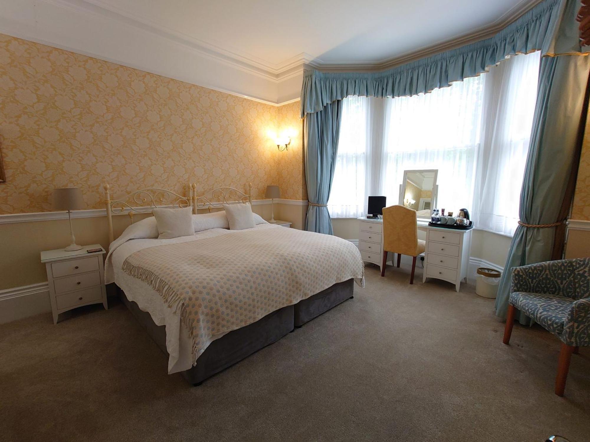 Yorke Lodge Bed And Breakfast Canterbury Exterior photo