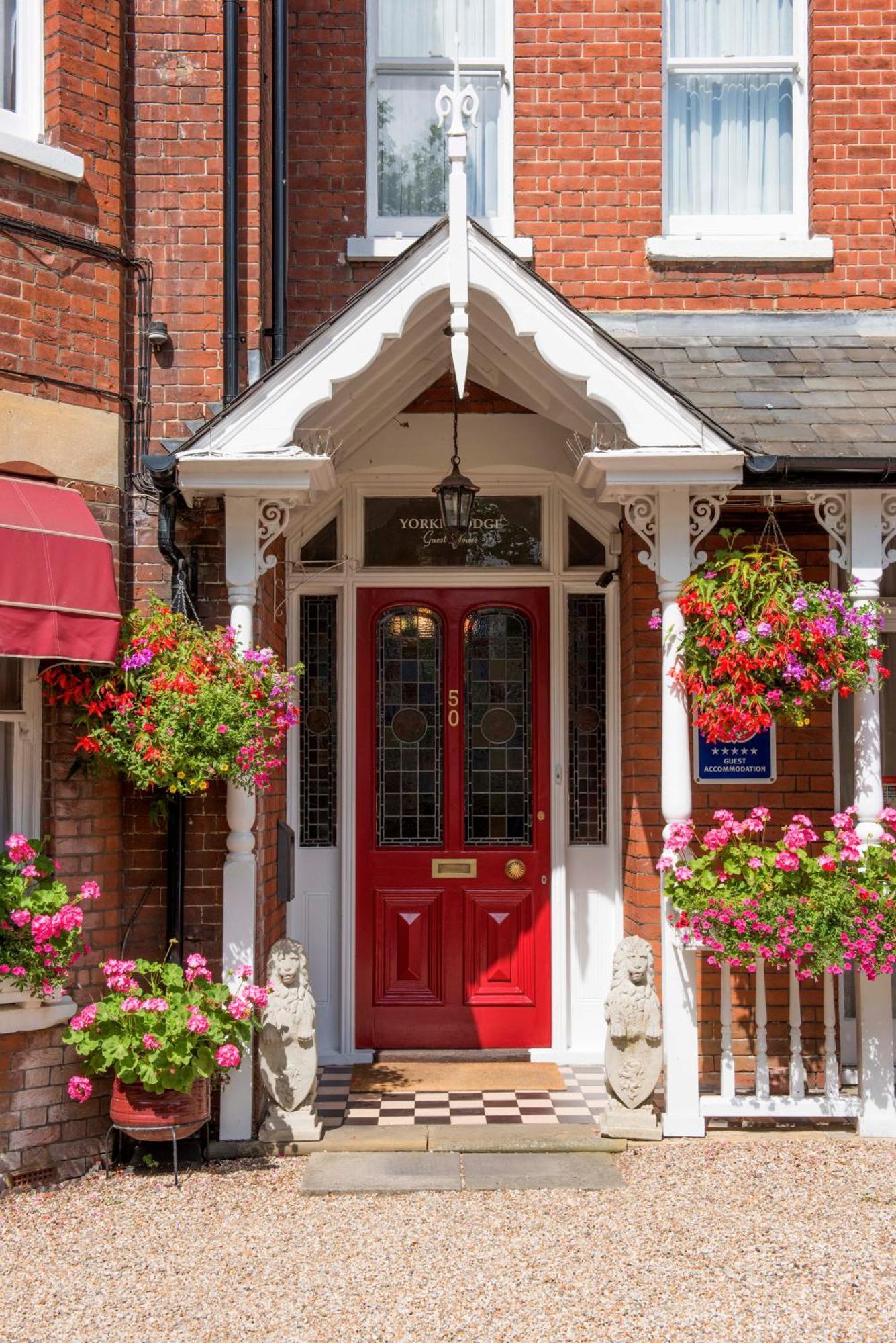 Yorke Lodge Bed And Breakfast Canterbury Exterior photo