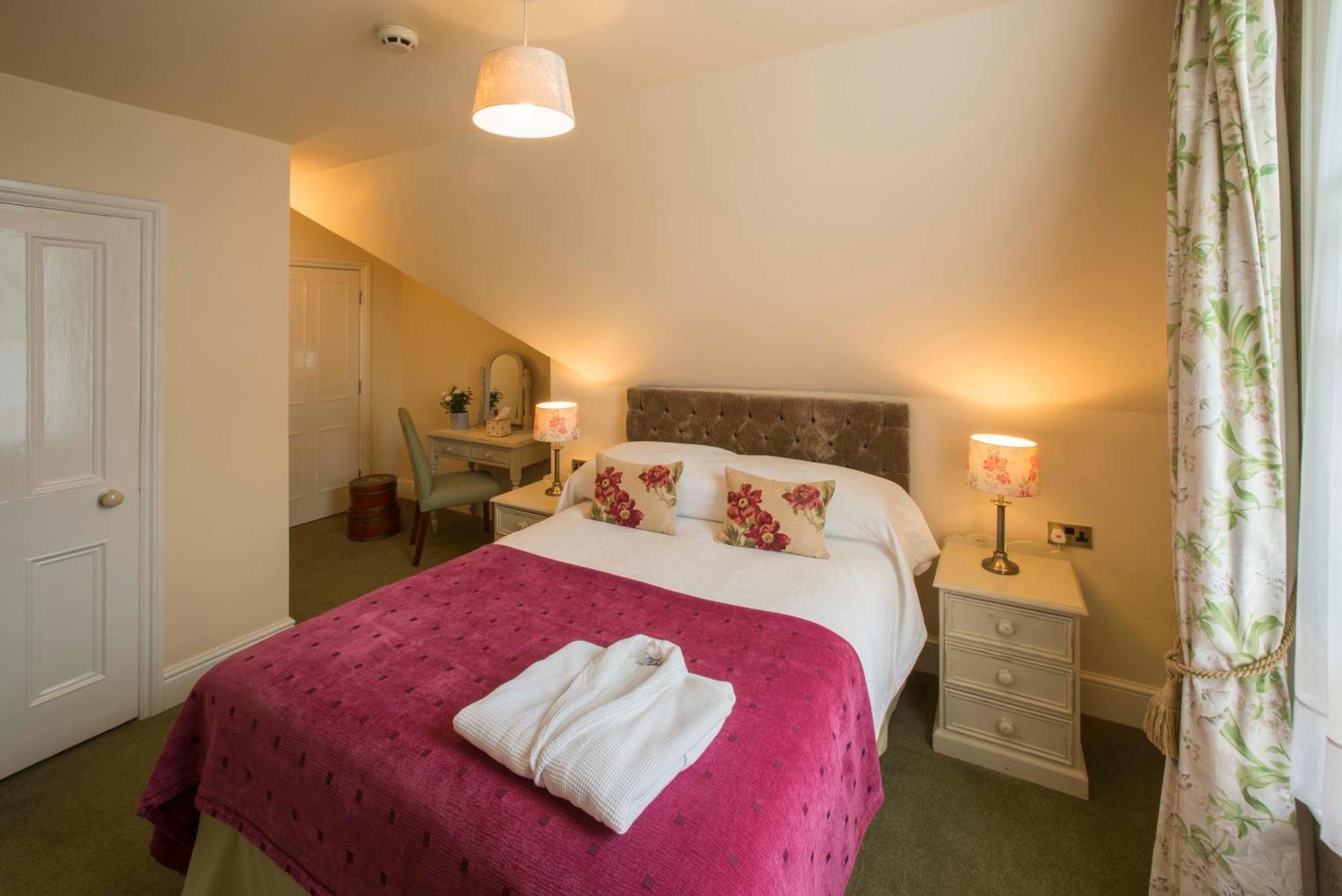 Yorke Lodge Bed And Breakfast Canterbury Exterior photo